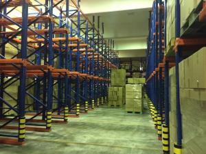  Adjustable Selective Drive In Pallet Racking System With 11800mm Max Height Manufactures