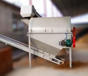  GTS 1.5X2.5 Animal Feed Sawdust Vibrating Screener For Wood Chips Manufactures