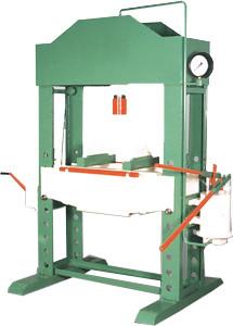  12500KN Heavy Duty Hydraulic Press Machine Adjustable Speed With Movable Table Manufactures