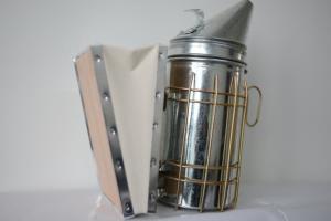  Bee Hive Equipment  Galvanized Bee Smoker  Stainless Steel Material For Beekeepers Manufactures