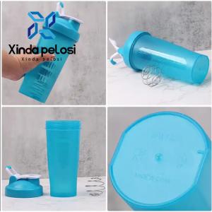 China Large Disposable Plastic Shaker Cup With Easy-Squeeze Handle Classic Measuring Scale on sale