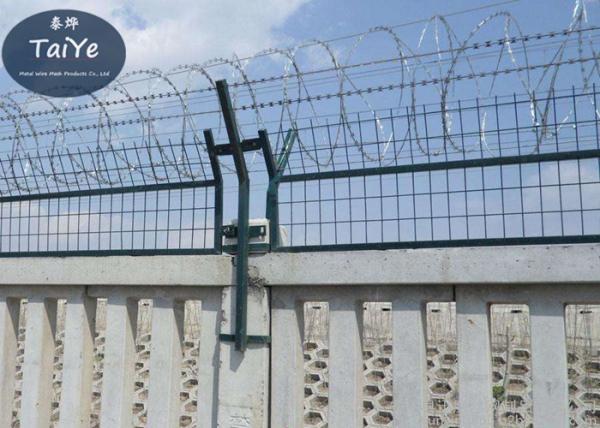 Quality Military Field Silver Razor Blade Wire Fence 450mm 500mm Outside Diameter for sale