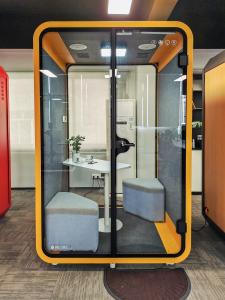 China Fire Resistant Tailored Mini Sound Proof Booth For Enhanced Privacy on sale