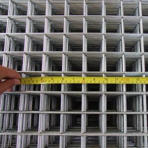 China 6ft hot dipped welded wire mesh roll galvanized welded mesh fencing on sale