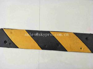 China Driveways / Parking Lots Safety Road Speed Bumps Reflective Recycled Rubber on sale
