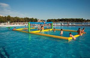  Durable Inflatable Water Games / Sports Equipment Volleyball Area Manufactures
