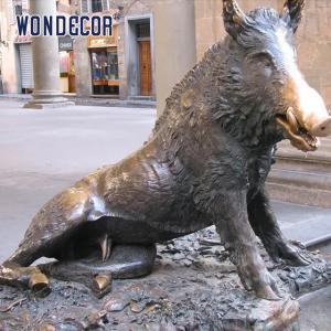  Life size casting antique bronze wild boar statue for outdoor decoration Manufactures